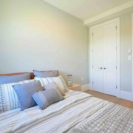 Four Bedrooms New Lovely Duplex House-1628 Ванкувер Экстерьер фото